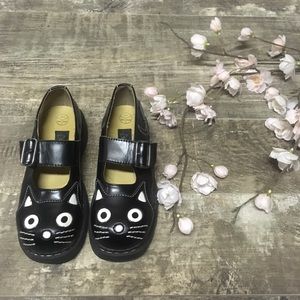 Kitty Face Mary Janes